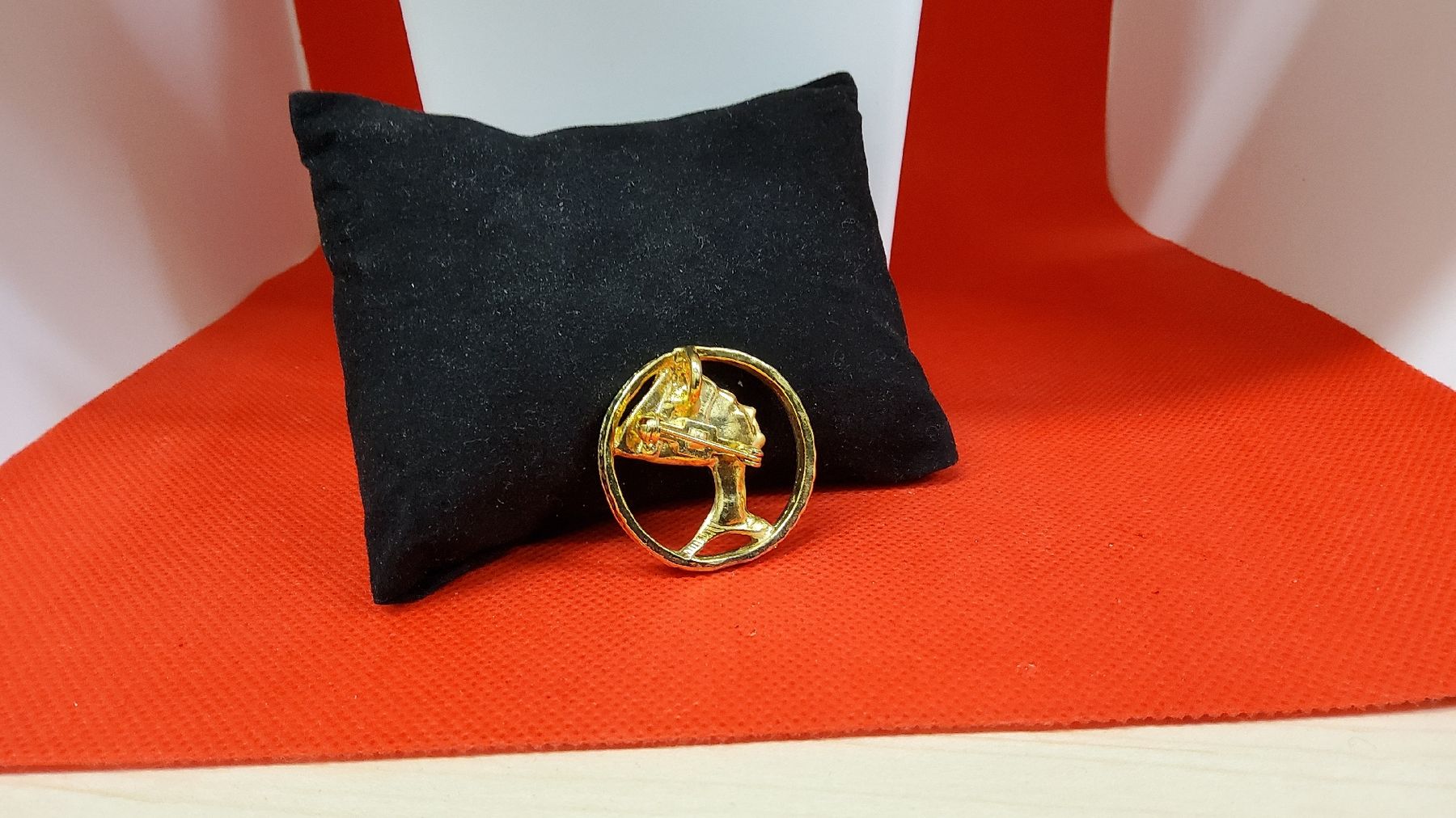 Spille & Fermagli: Broche Kleopatra, Vintage Modeschmuck – Usato da Herisau venduto da Nluanalucas 1