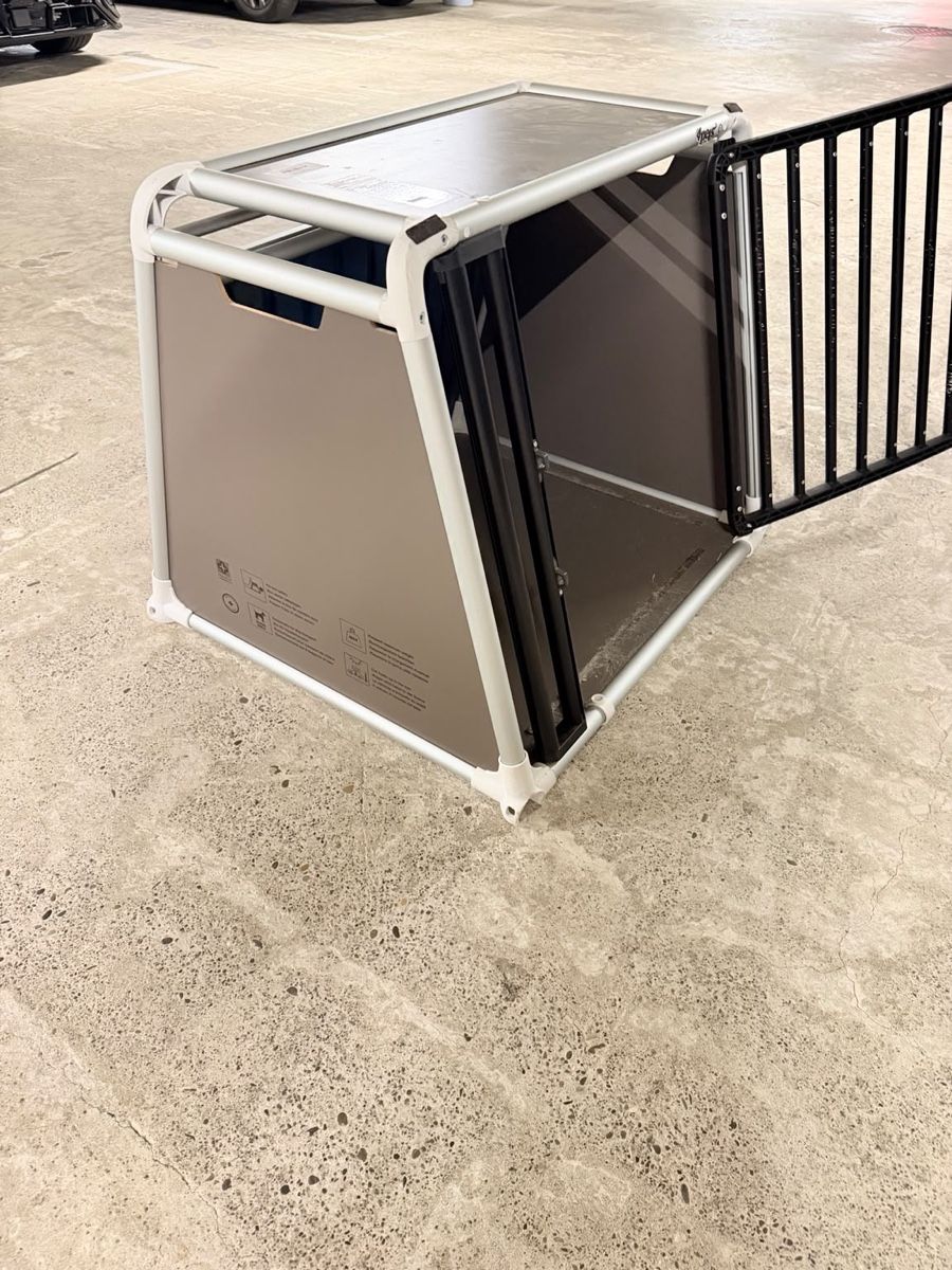 4pets Käfige, Transport & Sicherheit: Hundebox – Gebraucht aus Basel von Caveli 2
