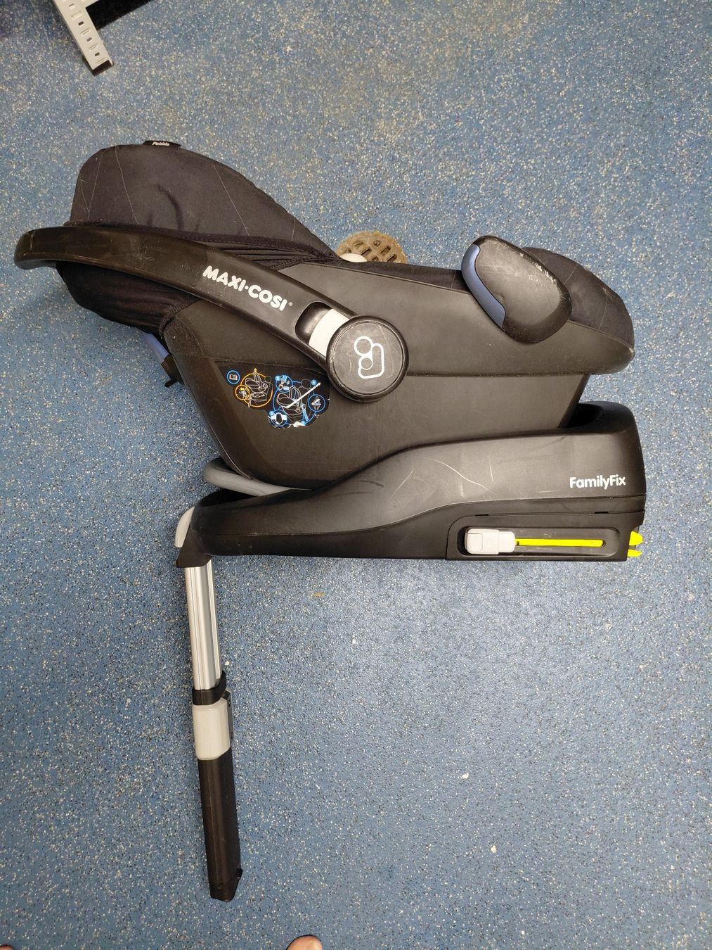 Maxi-Cosi Seggiolini per auto: Maxi Cosi Baby – Usato da Bévilard venduto da PogMania 3