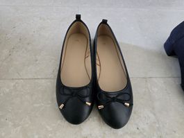 Ballerinas schwarz Grösse 39 neuwertig