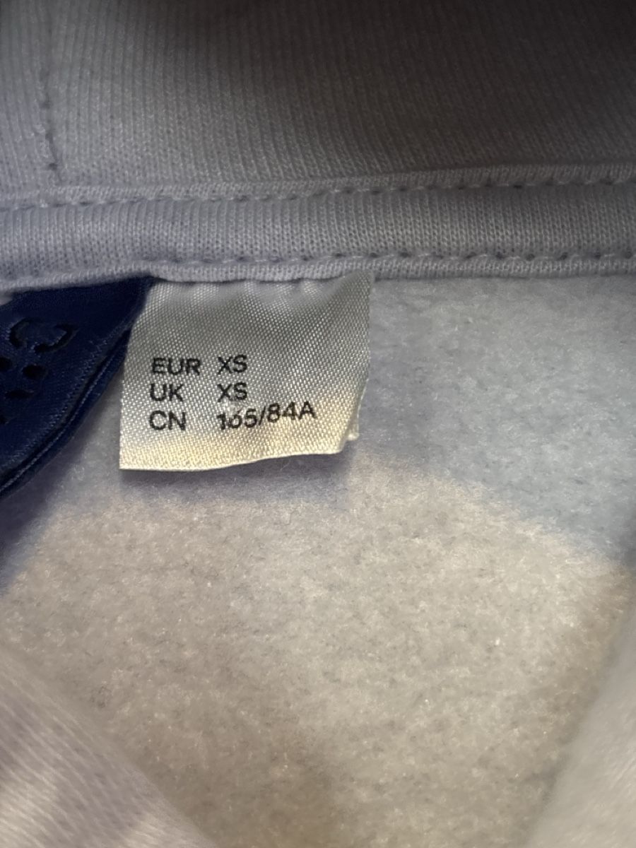 Pulls & Sweat-shirts: Pull à capuche gris  – D'occasion à La Chaux-de-Fonds par Crista-Line 1