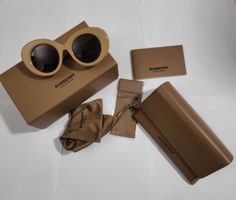 Superbes lunettes de soleil Burberry, modèle rare! neuf