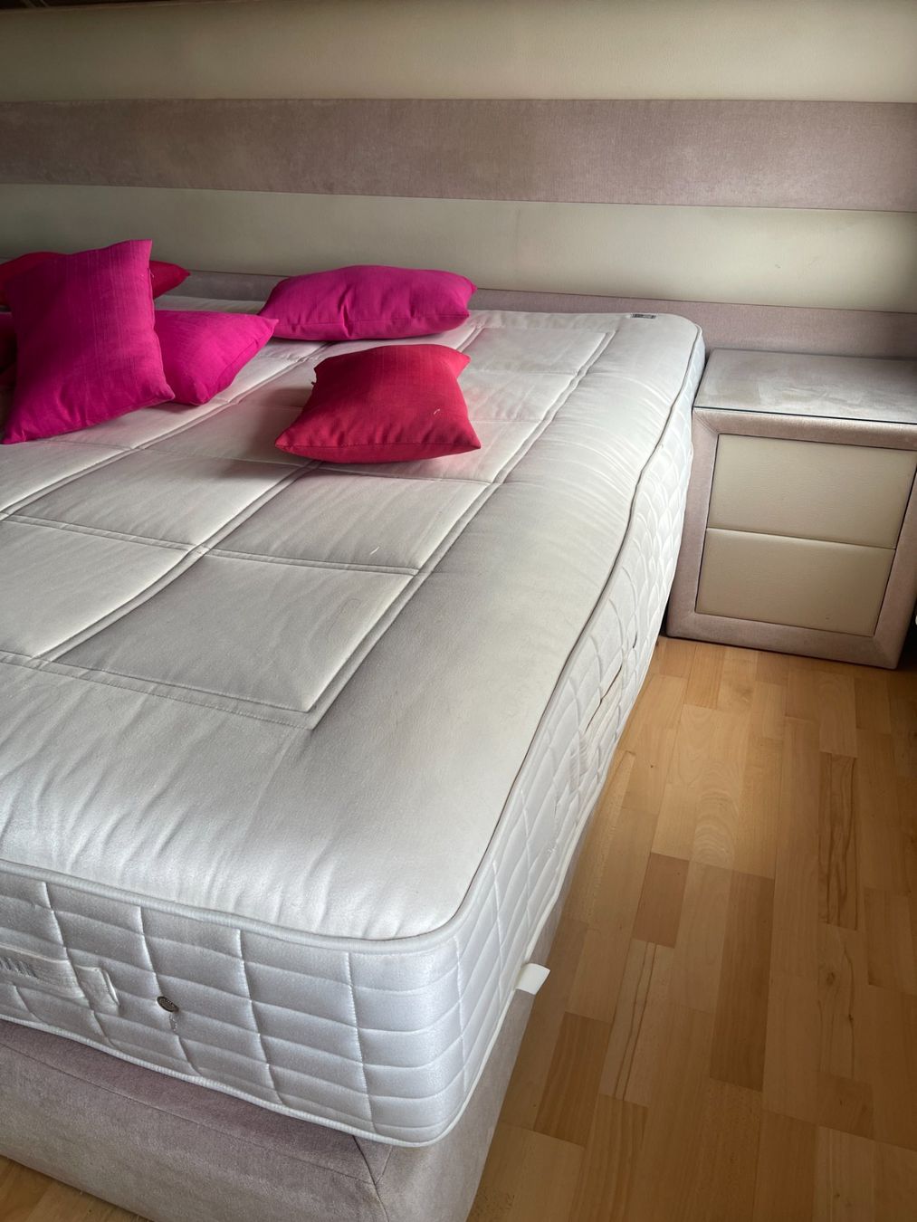 Letti: EXKLUSIVES DESIGN-BOXSPRINGBETT 2x2m – Usato da Siblingen venduto da Woltersdorf50 5