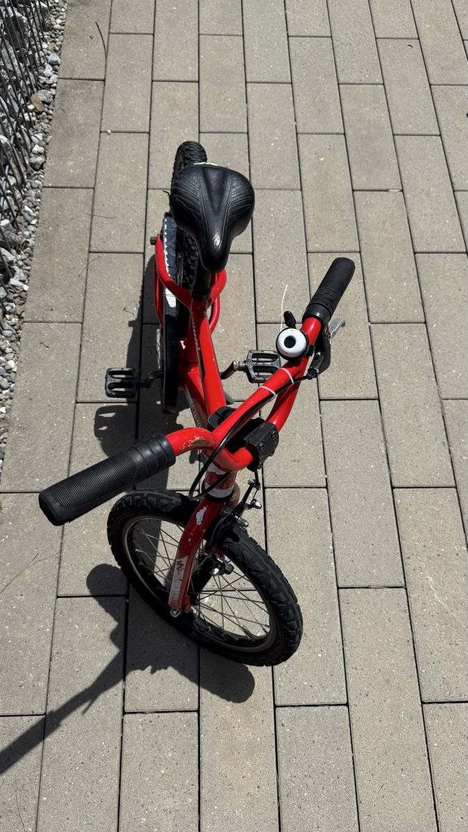 Specialized Velos: Rotes Specialized Kinderfahrrad 16 Zoll – Gebraucht aus Wichtrach von chrubischweiz 2