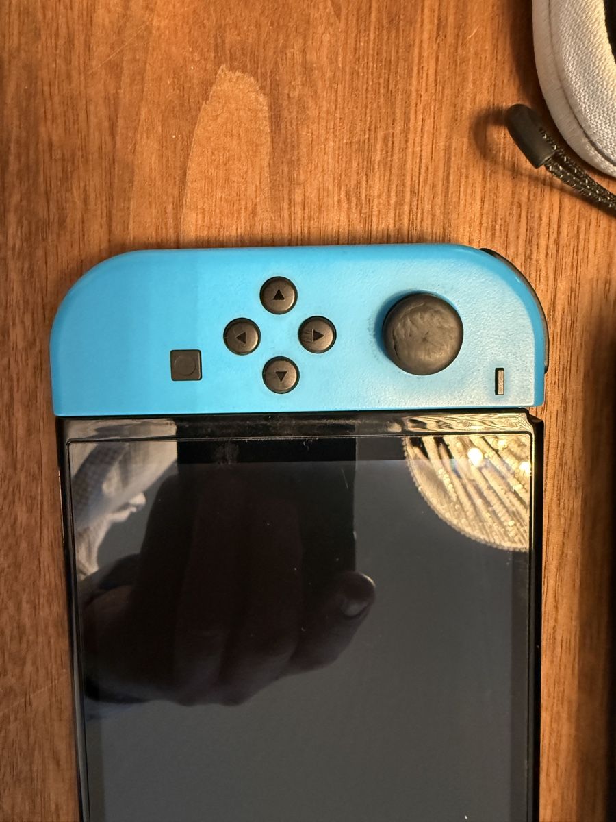 Nintendo Konsolen: Nintendo Switch OLED Console Set – Gebraucht aus Zürich von elihaf 2