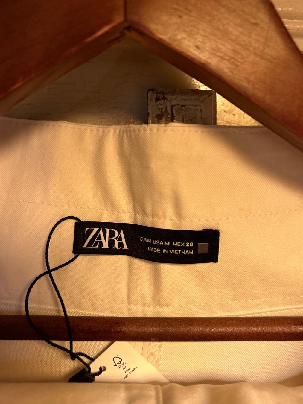 Zara Pantaloni: Pantalon – Usato da Genève venduto da rescateCH 2