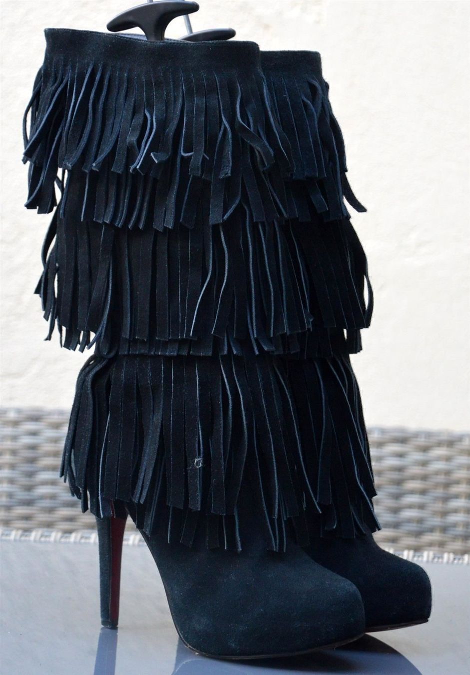 Christian Louboutin Scarpe da donna: Boots / Bottes Louboutin Fringe .37 – Usato da Collonges venduto da Auganien 2