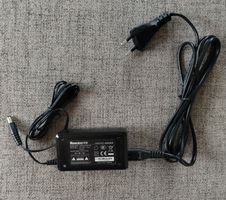 Adaptateur universel AC