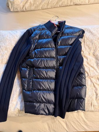 Moncler Maglia Cardigan imbottito blu navy, come nuovo!