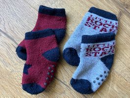 2 Warm Baby Socks (1-3M)