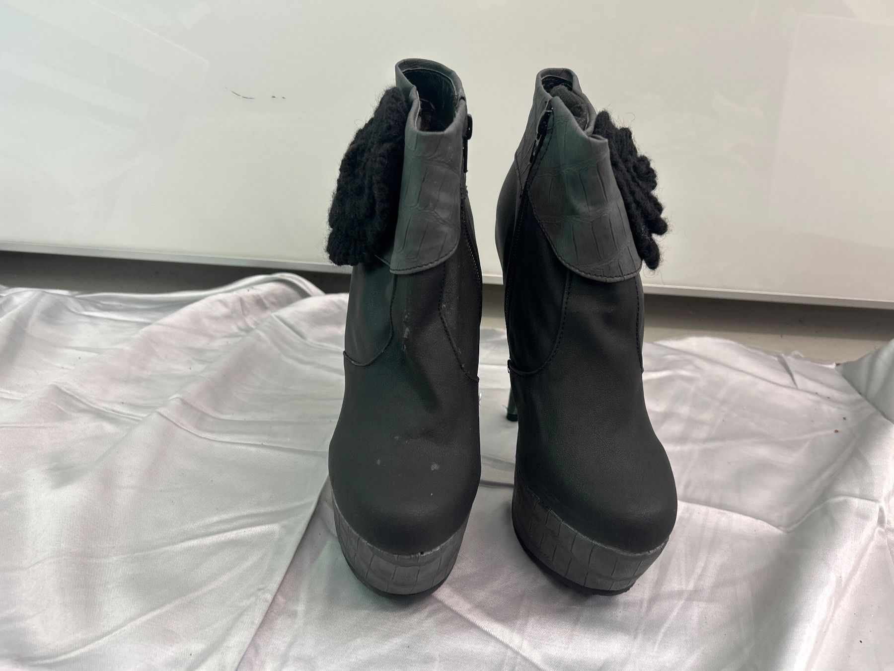 Chaussures femmes: High Heels Stiefelette gr 36 – D'occasion à Regensdorf par Spyke55 2