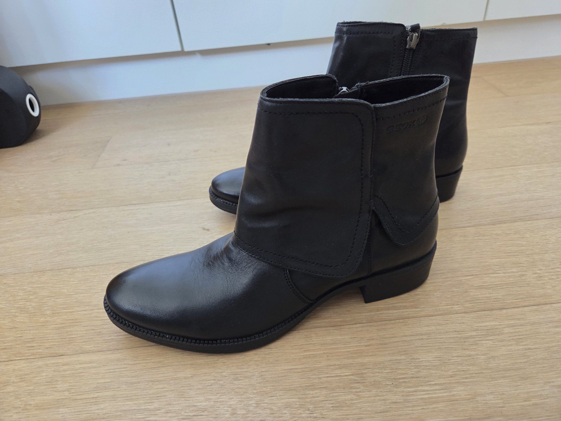Geox Scarpe da donna: Bottines en cuir Geox noires Pointure 39 - NEW – Nuovo (secondo la descrizione) da Carouge GE venduto da Franllo 1