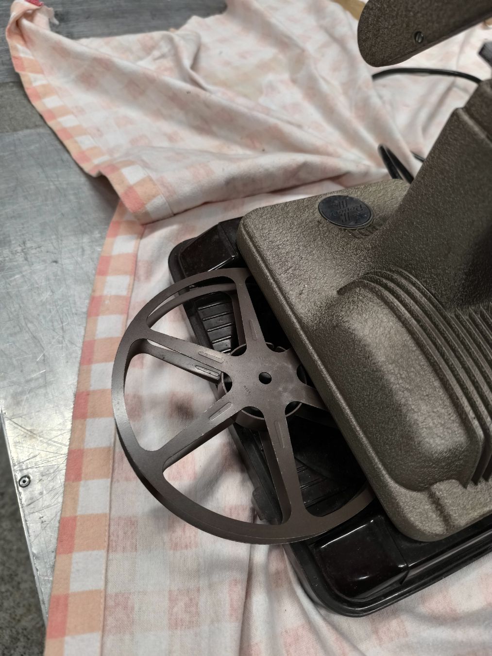 Proiettori: Projector Revere Model 48 16 mm – Usato da Cama venduto da anto_a 9