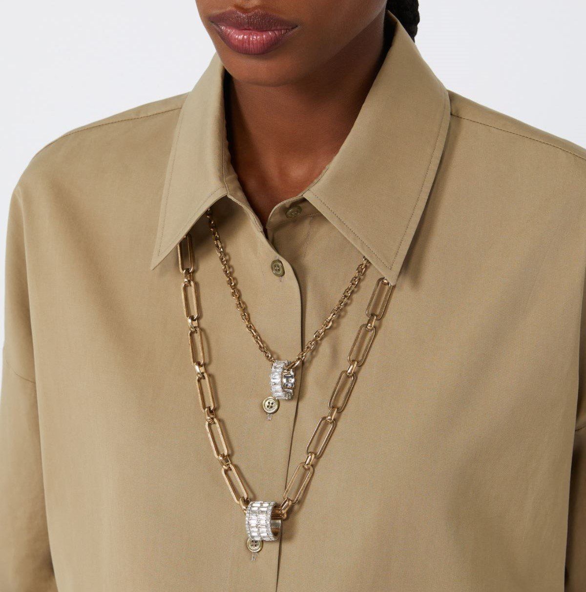 Max Mara Catenine: Collier Weekend MaxMara "Taranto" doré avec strass – Nuovo (secondo la descrizione) da Corcelles-le-Jorat venduto da anggelaz 5