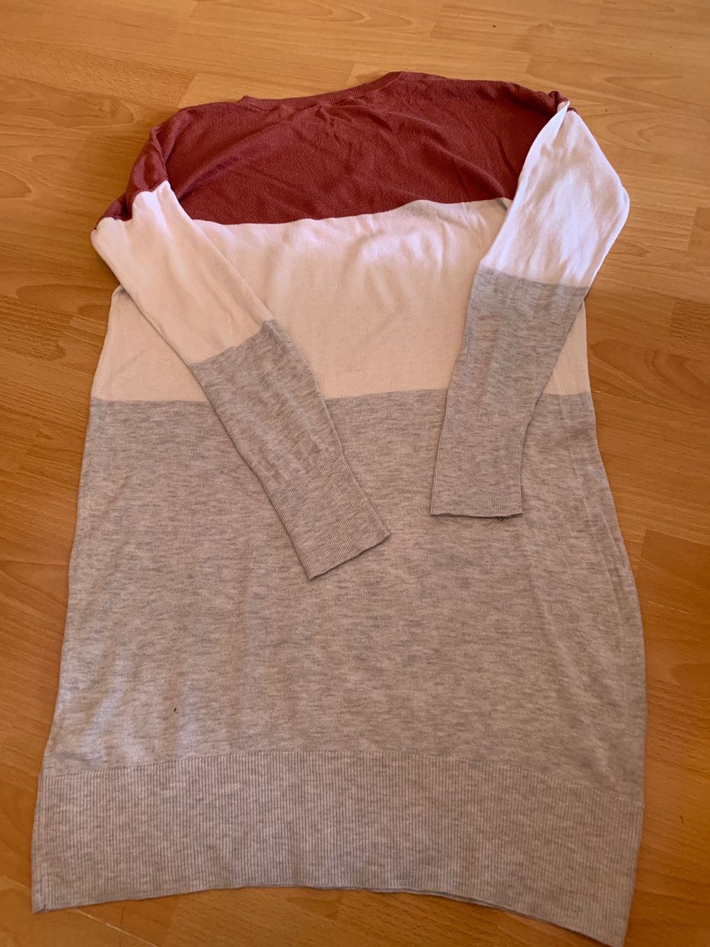 Kleider: Jolie robe t. L ou 40-42 – Gebraucht aus MEYRIN von Gwendo10 1