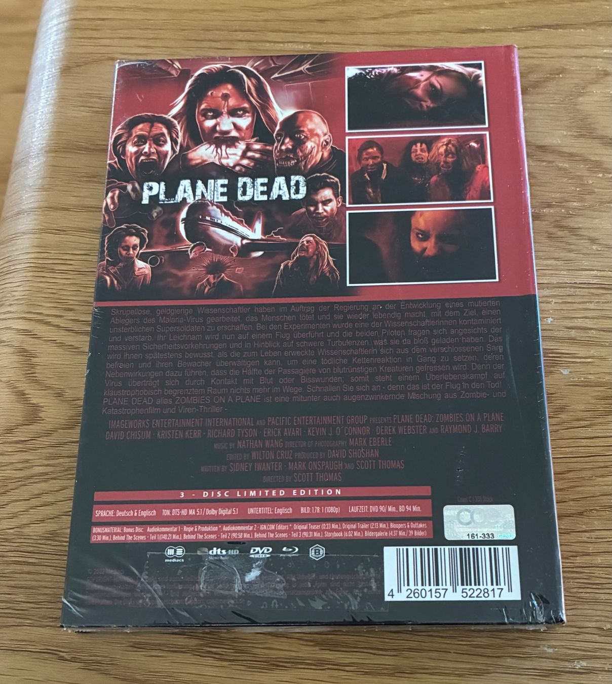 Tutti i DVDs: Plane Dead: Zombies on a Plane Mediabook / OVP – Nuovo e nell'imballaggio originale da Bern venduto da RageMM87 1