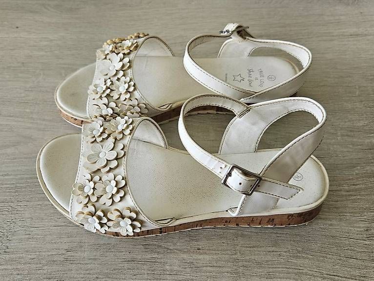 Scarpe per ragazze: Mädchen Sandalen Gr. 35 – Usato da Zug venduto da nikspk