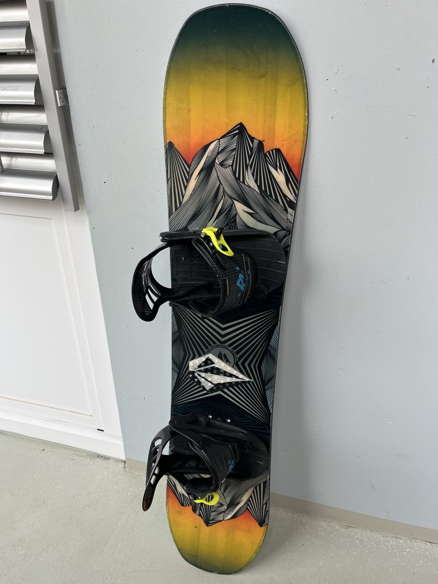 Jones Board: Top Jones Snowboard 115cm inkl. Bindung – Usato da Horgen venduto da pupcia01