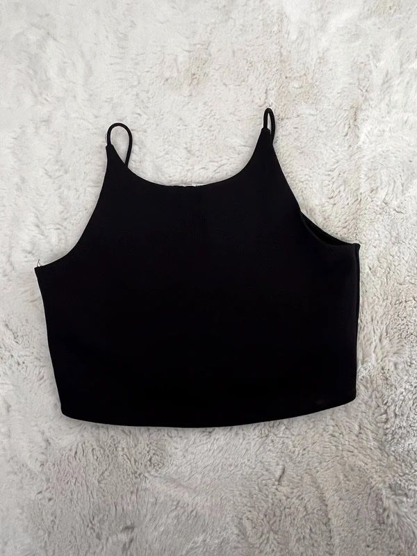 Zara T-shirt: Crop top noir – Usato da Bernex venduto da claraaaa4 1