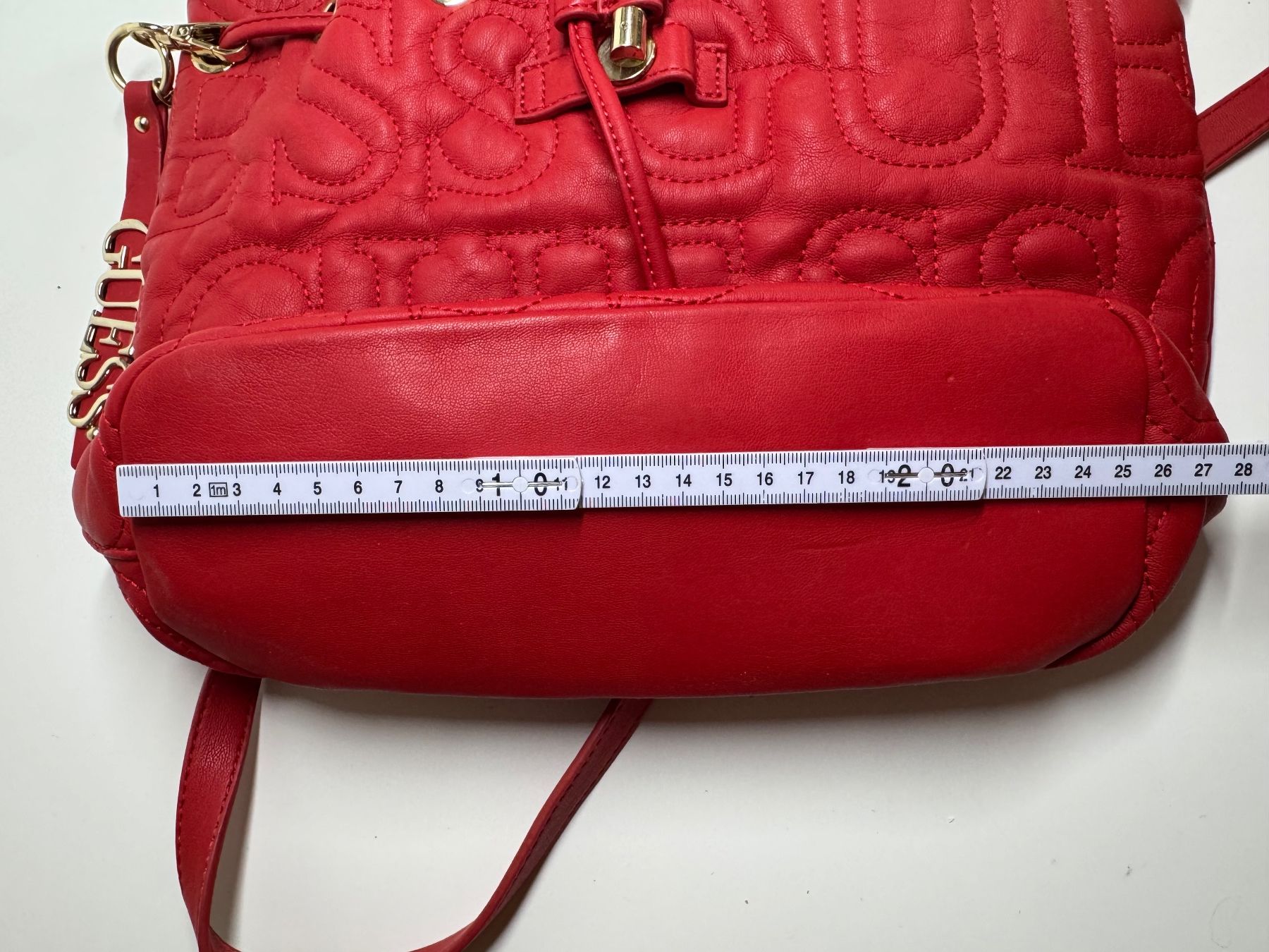 Guess Zaini: Roter Rucksack von Guess – Usato da Grosswangen venduto da shoes.bags.and.co 6