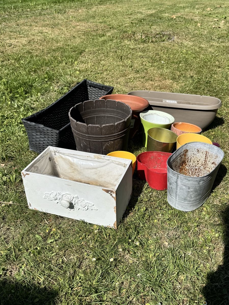 Blumentöpfe: Garden Pots and Planters assorted sizes used condition – Gebraucht aus Seuzach von Wolf936 1
