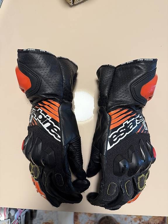 Autres accessoires hommes: Alpinestars GP Tech V2 Handschuhe XL – D'occasion à Stadel par MarcS96