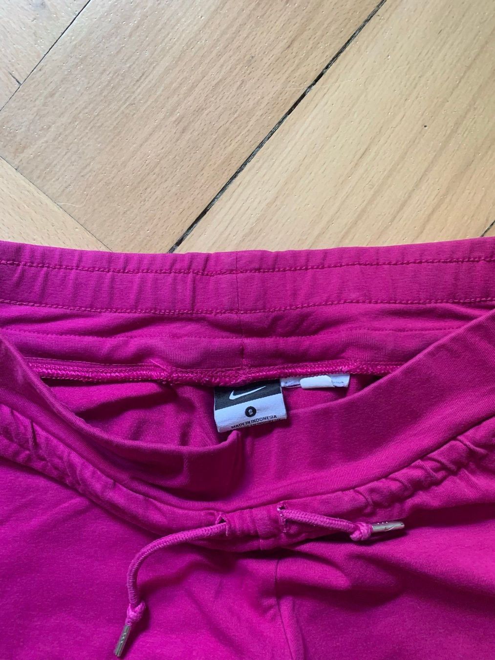 Nike Pantalons: NIKE - Trainerhose fuchsia S – D'occasion à Zürich par Diazaio 1