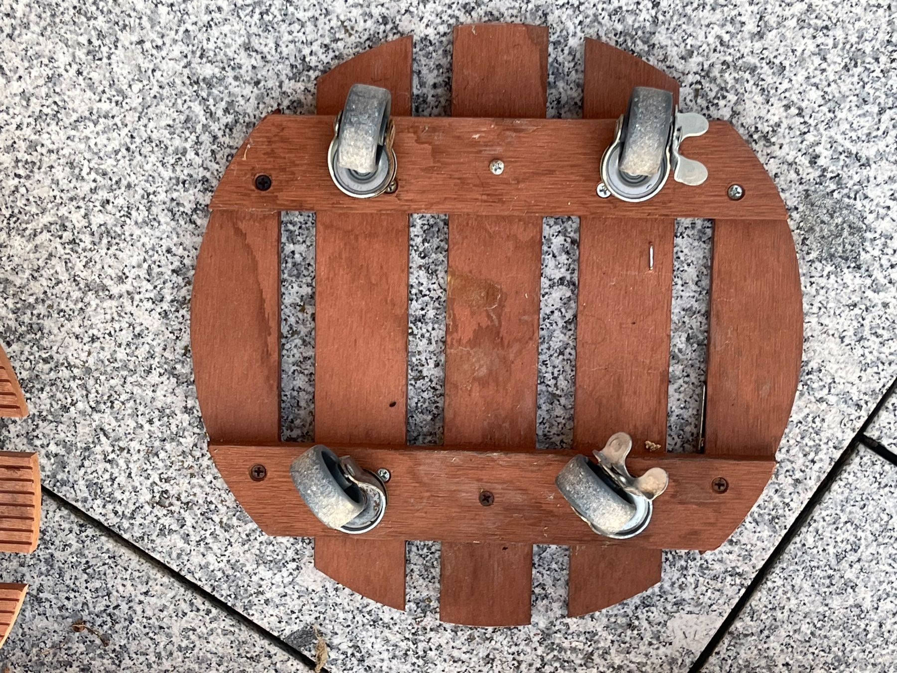 Wagner Altro: 5 Wagner Pflanzenroller Durchmesser ca 30cm und ca 45cm – Usato da Wollerau venduto da ruge2 1