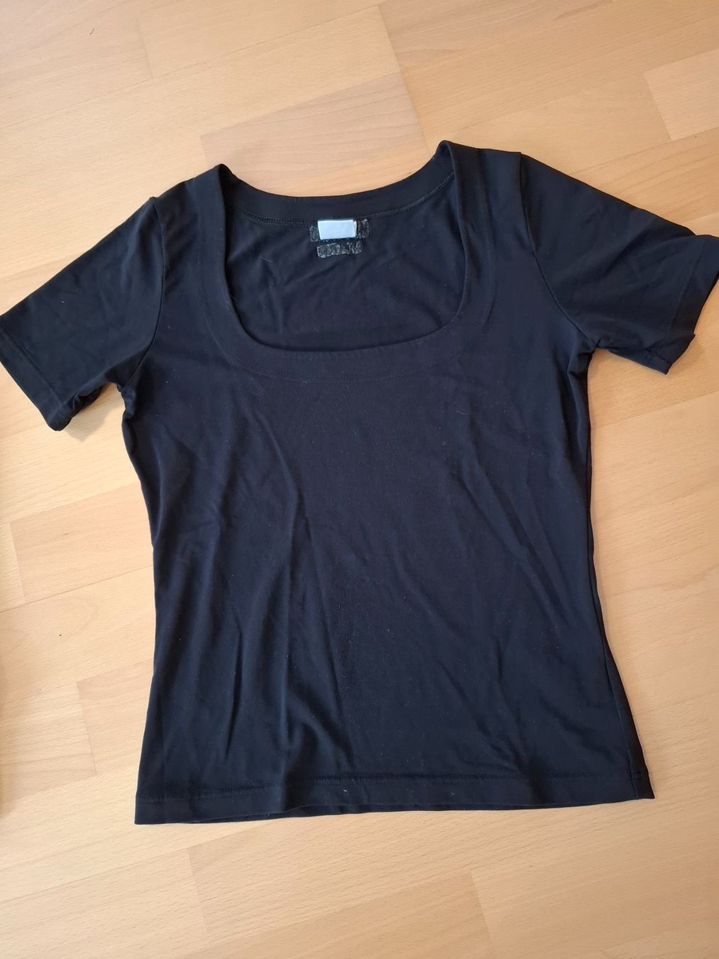 Moschino T-shirt: MOSCHINO Tshirt – Usato da Romanshorn venduto da lichtmond2022