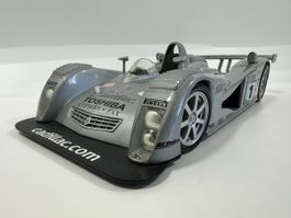 Cadillac Northstar LMP 1:18, silbrig, HOT WHEELS 