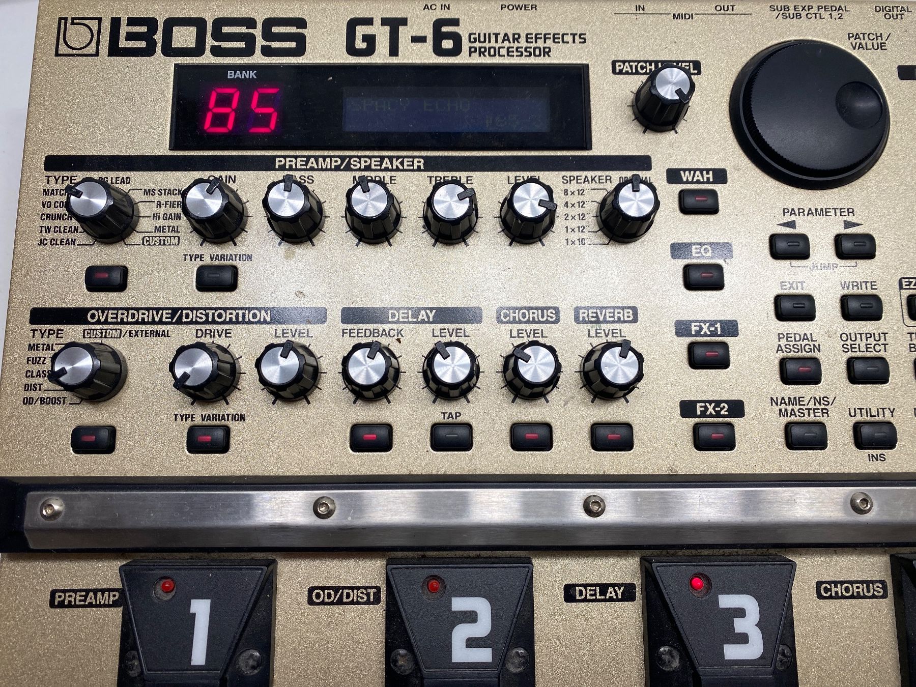 Boss Strumenti musicali: BOSS GT-6 guitar multi-effekt TOP ZUSTAND – Usato da La Chaux-de-Fonds venduto da E-broc 1