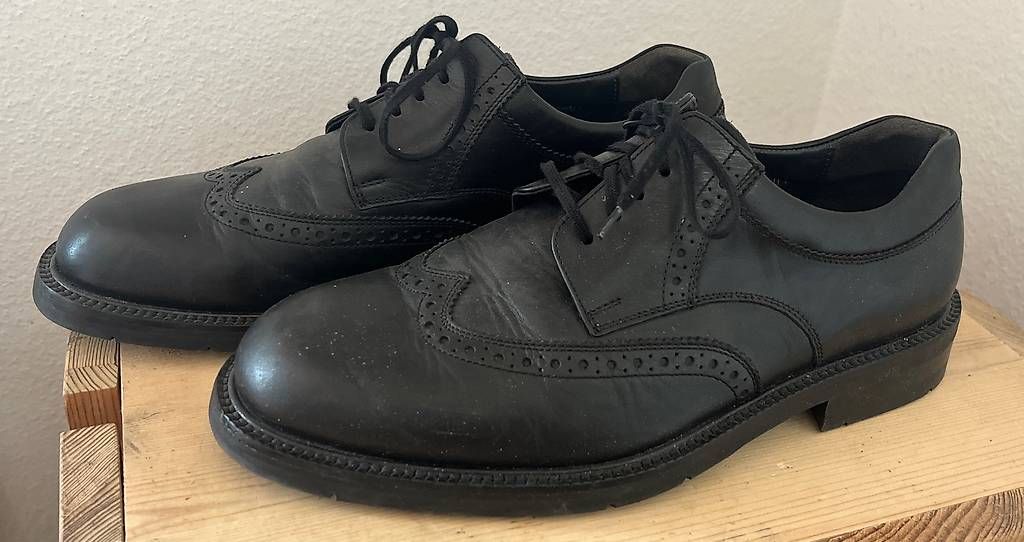 Scarpe da uomo: Robuste Halbschuhe APOLLO Schwarz Leder Gr. 7 1/2 – Usato da Urdorf venduto da Resumasa 1