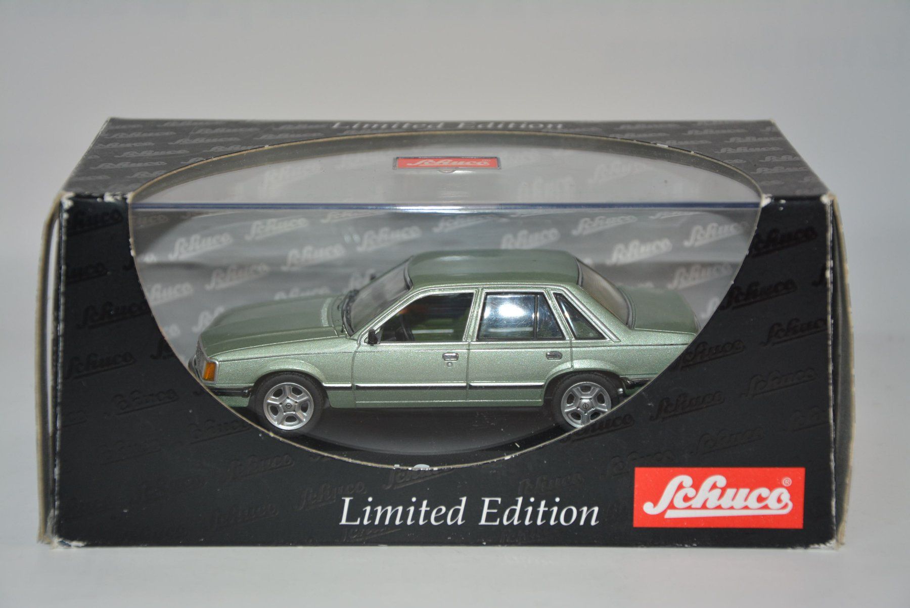 Opel Modellautos: Opel Senator A , opalgrün , Schuco , 1:43 – Neu und originalverpackt aus Goldach von Feivel9