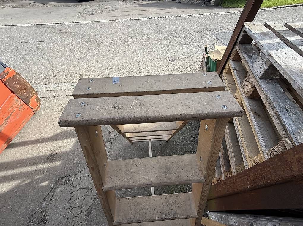 Scale: Bockleiter 140cm aus Holz – Usato da Necker venduto da liq24 2