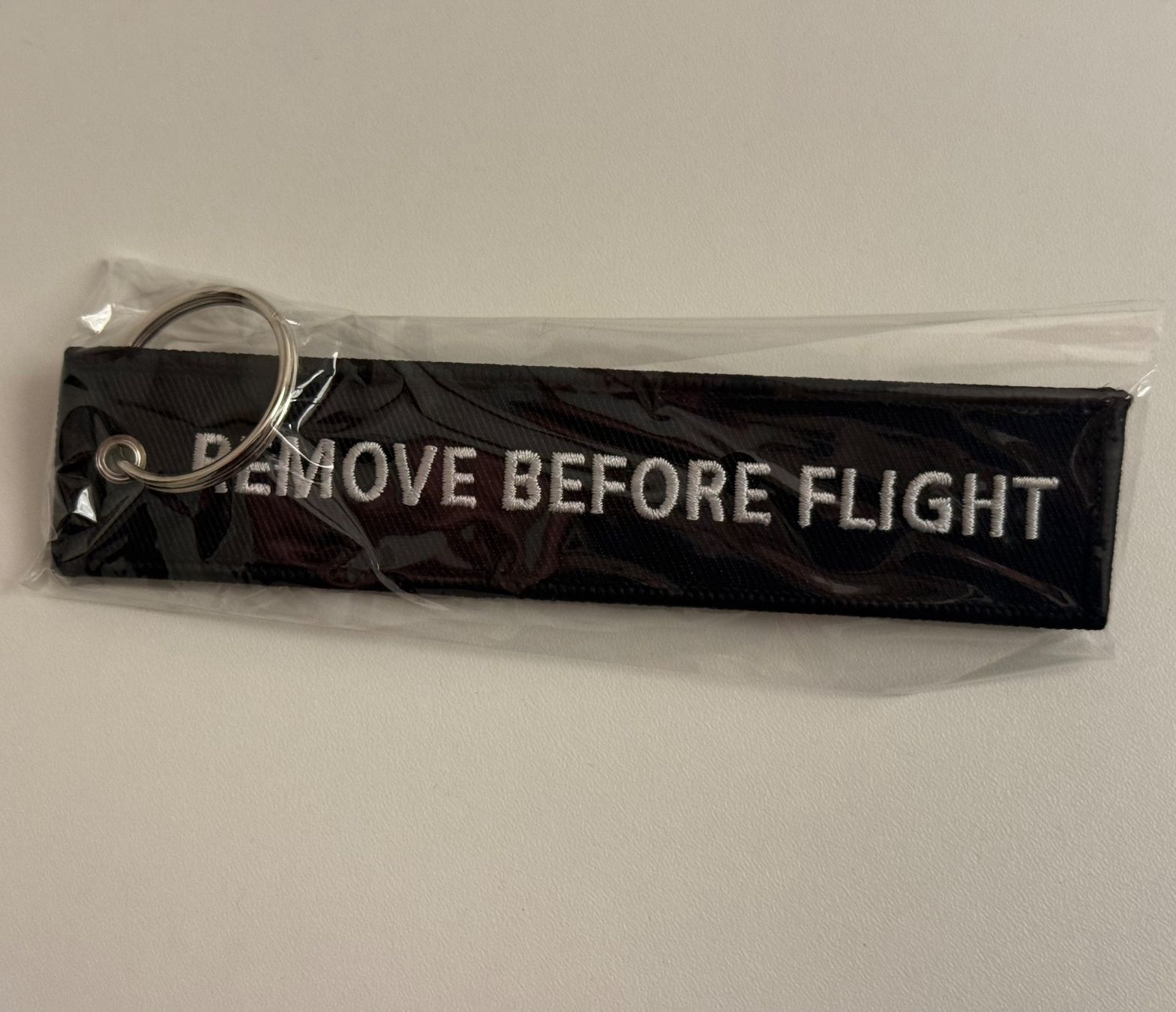 Portachiavi: Porte-clés "Remove before flight" - Air Canada Noir – Nuovo (secondo la descrizione) da Denges venduto da peumens 1