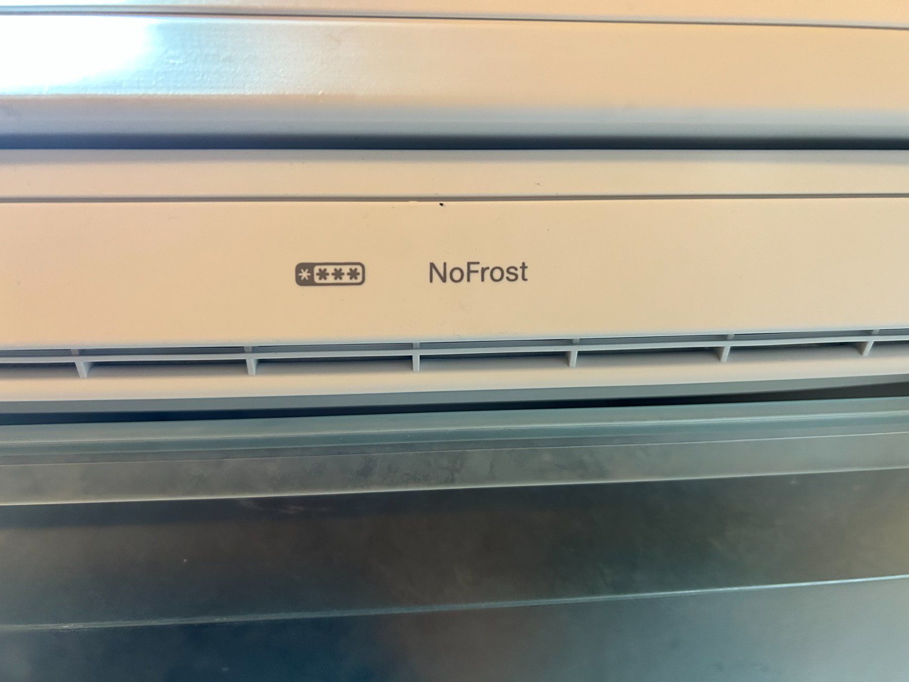 Miele Congelatori: Miele FN 26062 WS Gefrierschrank – Usato da St.Gallen venduto da Manumao 2
