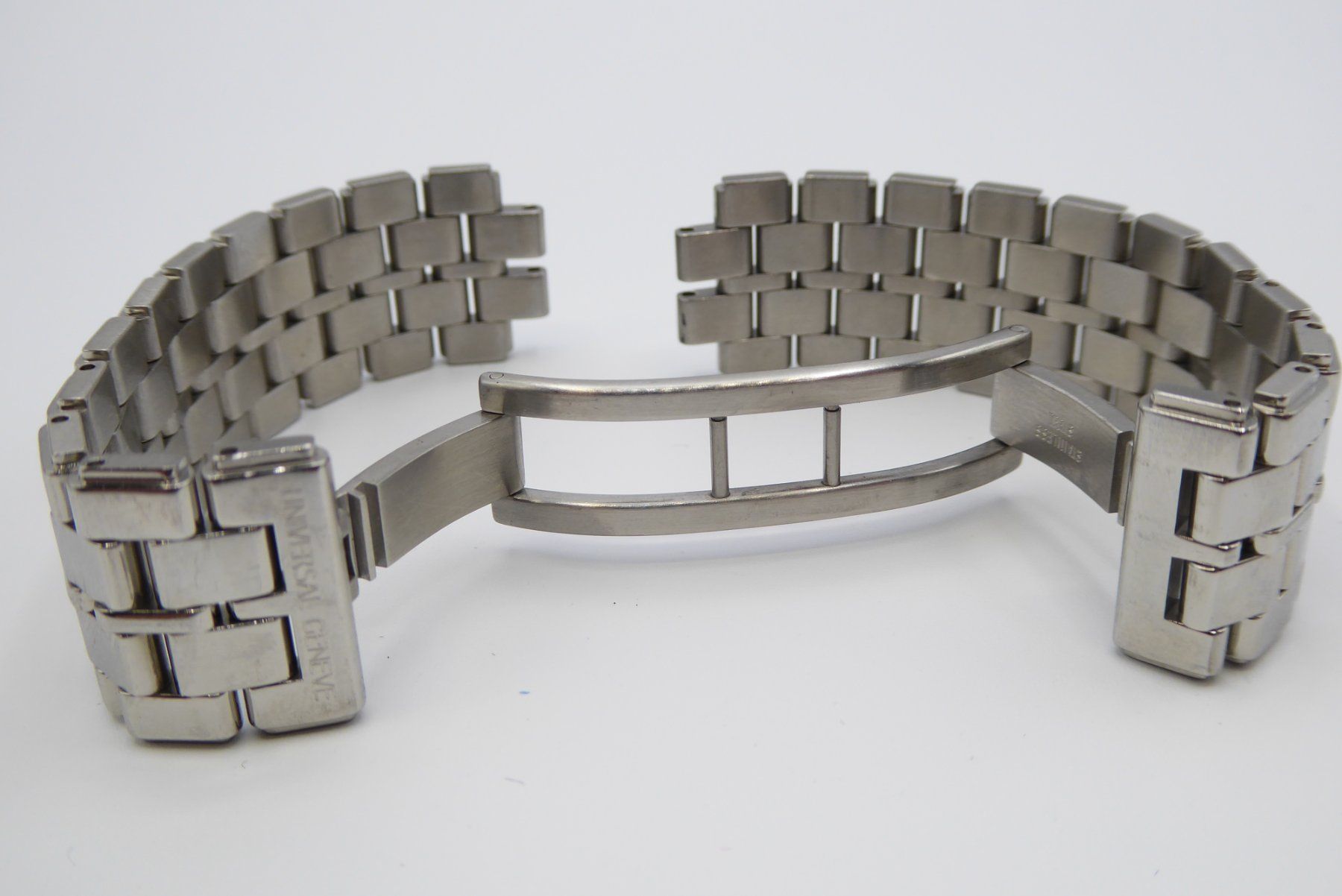 Armbänder & -reifen: Universal Geneve La Classique 862.160/113T – Gebraucht aus Geneve von adr_xk6n 5