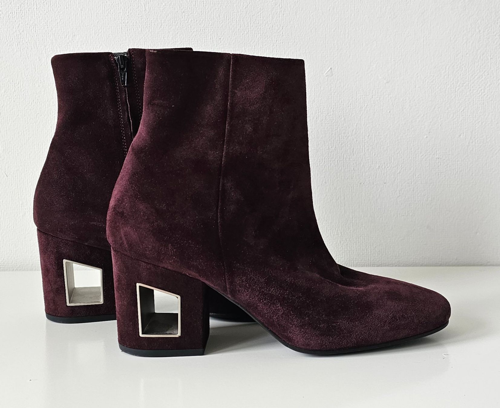 Vic Matié Damenschuhe: Vic Matie Pumps Gr. 40 Wildleder borderaux – Neu (gemäss Beschreibung) aus Luzern von TausendD