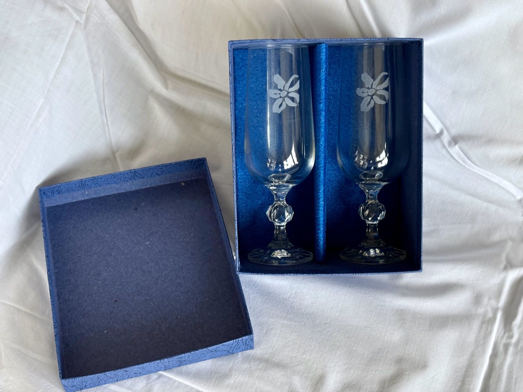 Bicchieri: 2 Champagner-Gläser in blauer Geschenk-Box – Nuovo (secondo la descrizione) da Oberrieden venduto da pet_n2c2 1