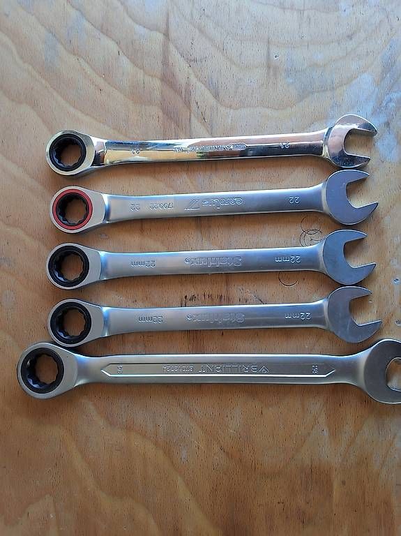 Tutti gli attrezzi: Gabelschlüssel mit Rätschenkopf – Nuovo (secondo la descrizione) da Mettmenstetten venduto da Dietschi21