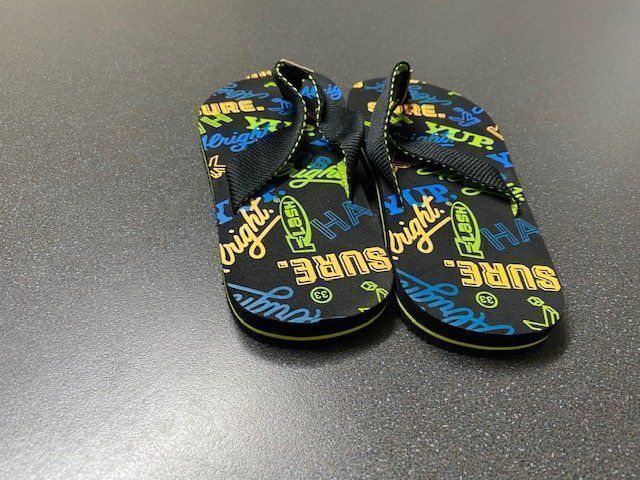 Scarpe per ragazzi: Flip Flops Grösse 33 neuwertig – Usato da Emmen venduto da Aribini 3
