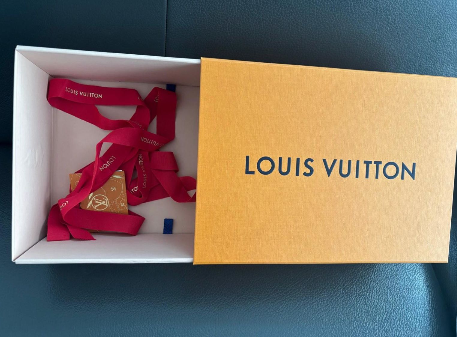 Louis Vuitton Borse: 💖 Louis Vuitton Box – Nuovo (secondo la descrizione) da Steinhausen venduto da 2ndLove_Bag 1