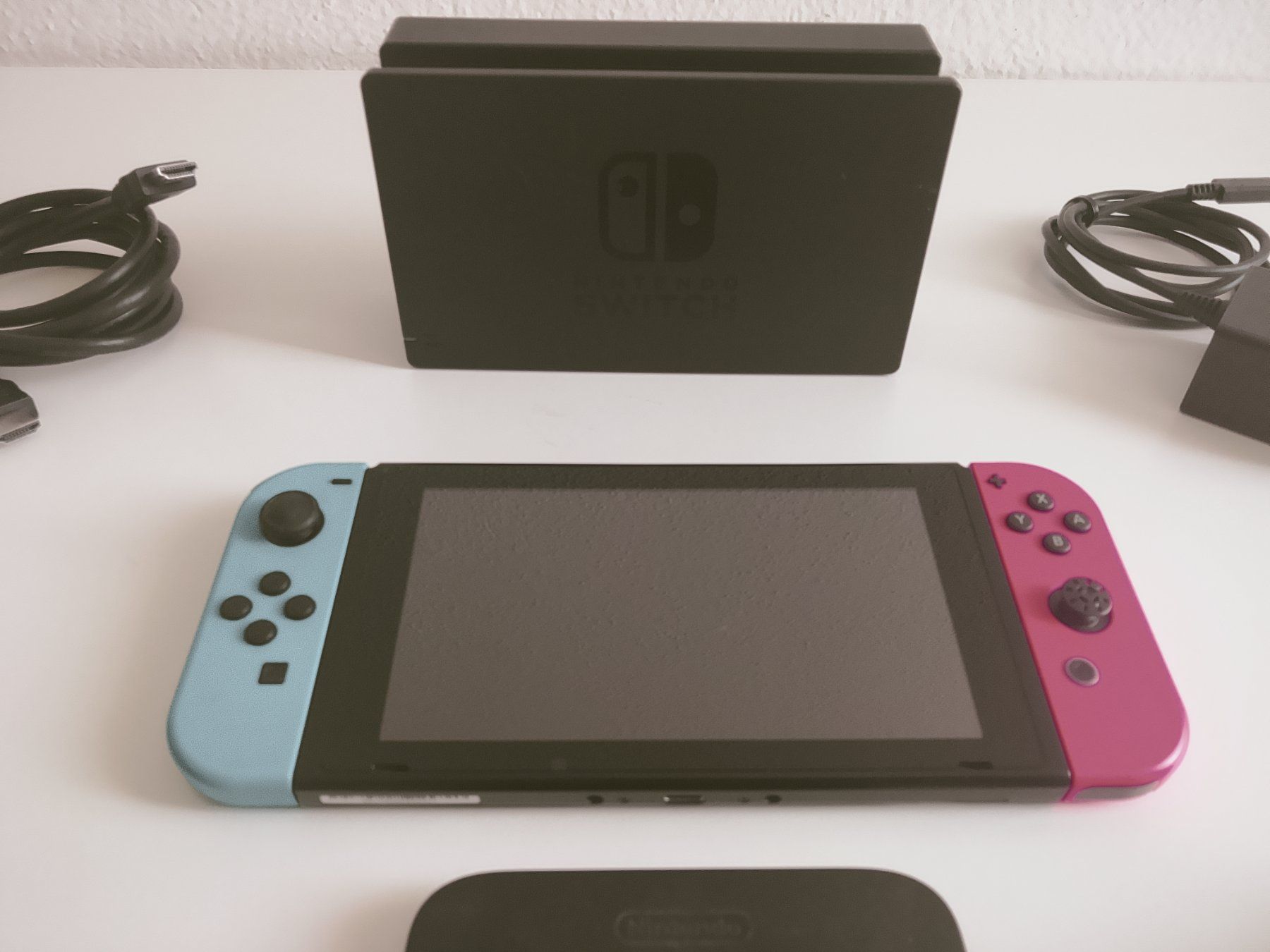 Nintendo Console: Nintendo Switch Rot/Blau – Nuovo (secondo la descrizione) da Niederbipp venduto da DeeJayEroo 7