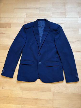 Blauer Anzug