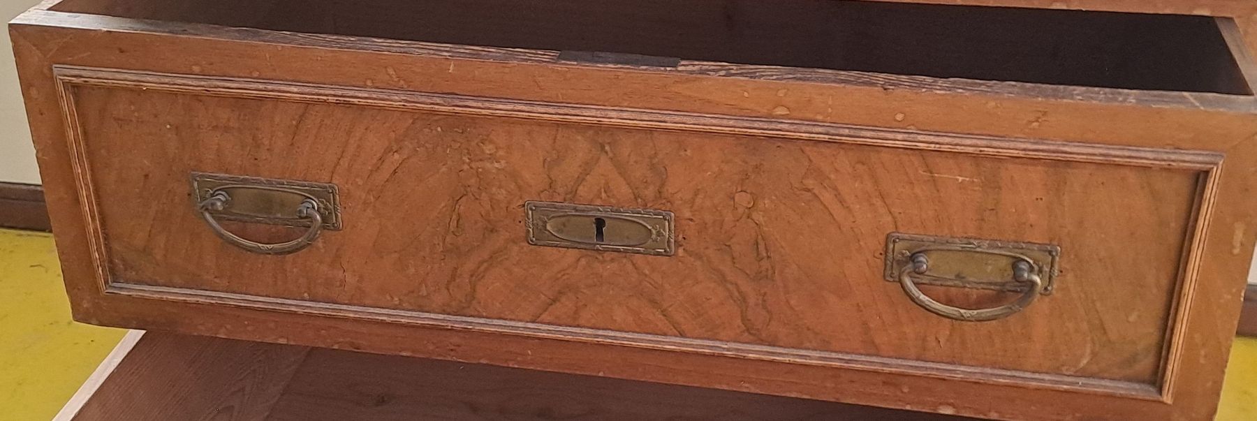 Cassettiere: Kommode Holz mit Marmorplatte – Usato da Heimenschwand venduto da fipuae 4