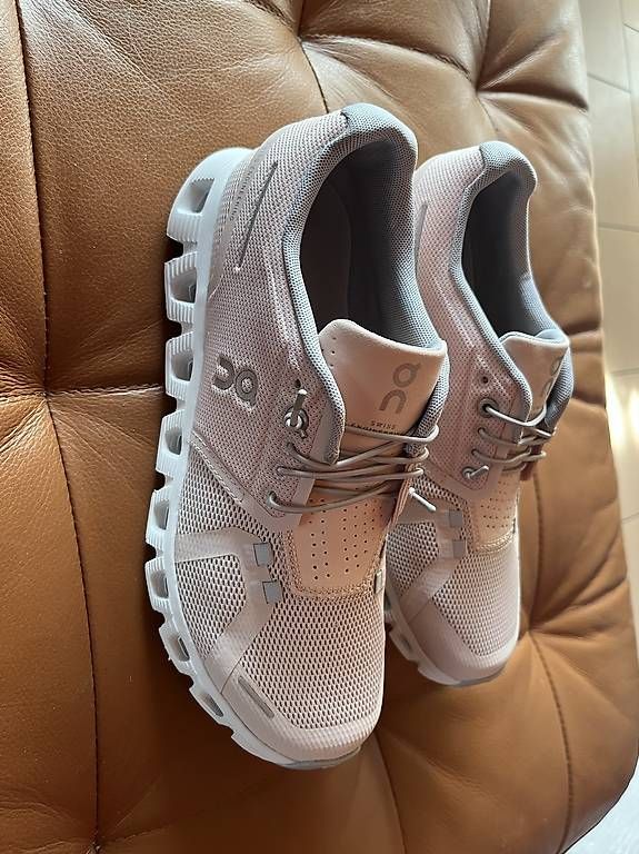 Scarpe da donna: On Cloud 6 – Nuovo e nell'imballaggio originale da Epalinges venduto da nanou75