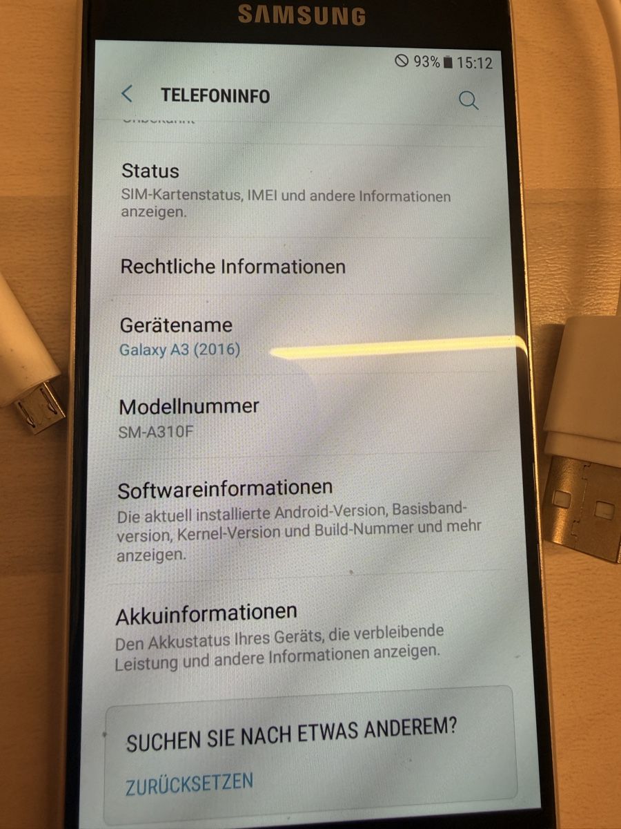 Samsung Telefoni cellulari / Smartphones: Samsung Galaxy A3 16GB – Usato da Gersau venduto da e_dot_and_com 3