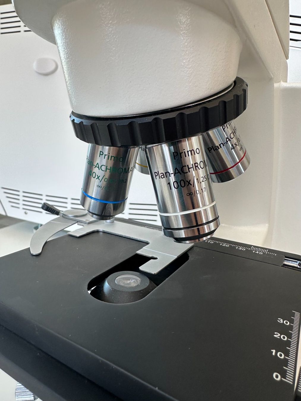 Zeiss Microscopi: Microscope professionnel ZEISS Primo Star trinoculaire + cam – Usato da Payerne venduto da id-elektro 3