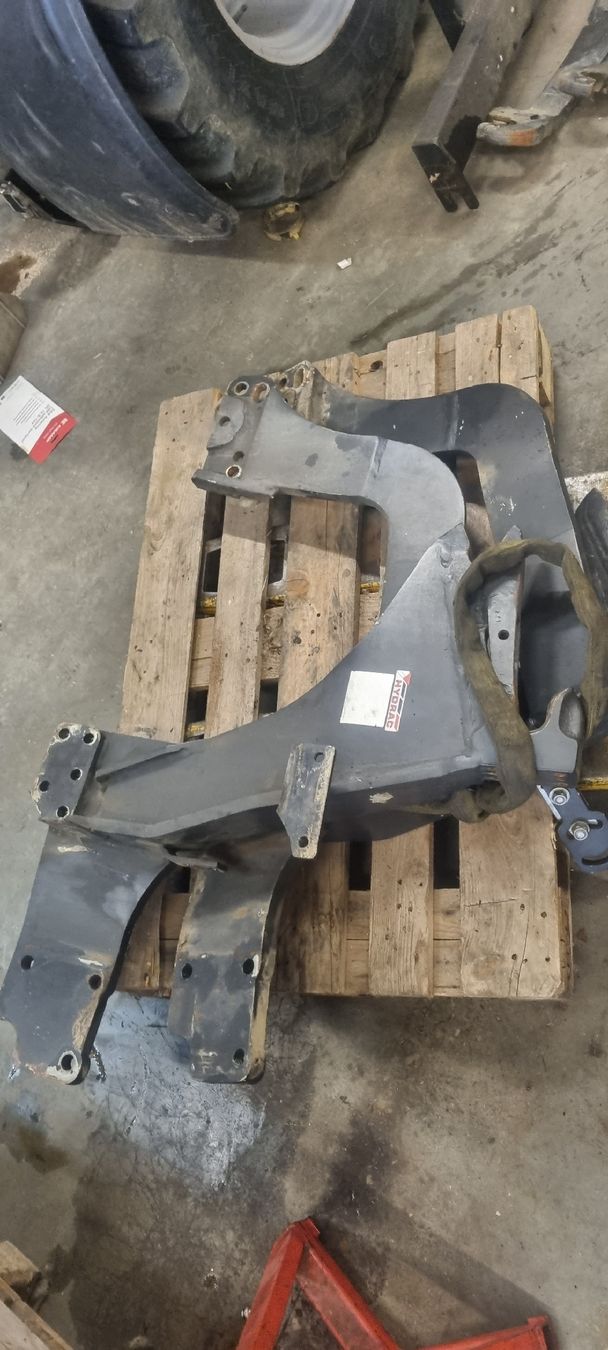 Tracteurs: Hydrac Frontladerkonsole – D'occasion à Wolfhausen par Solatec