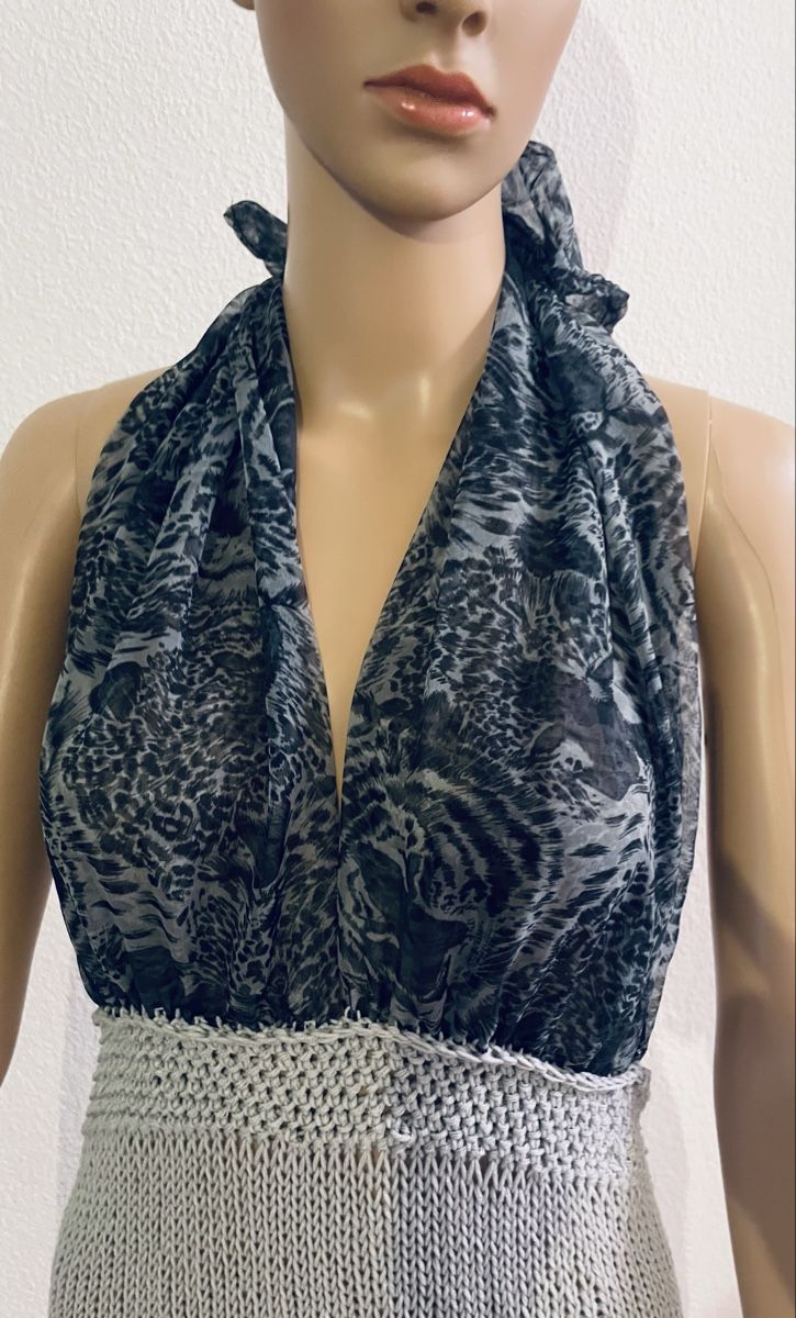 Robes:  Kleid Grösse M, Neckholder Kleid – Neuf avec emballage d'origine à Au ZH par Jaggy4 2